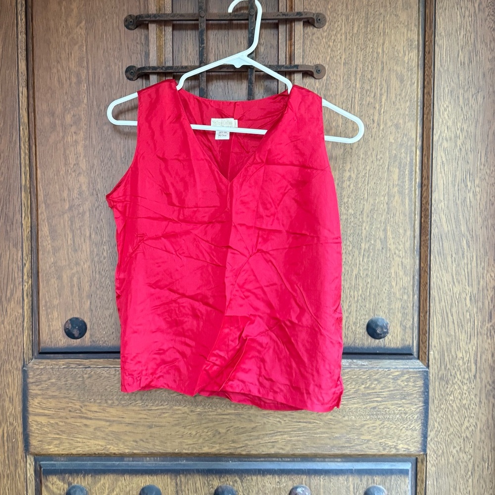 Red Cropped top 100% silk size S